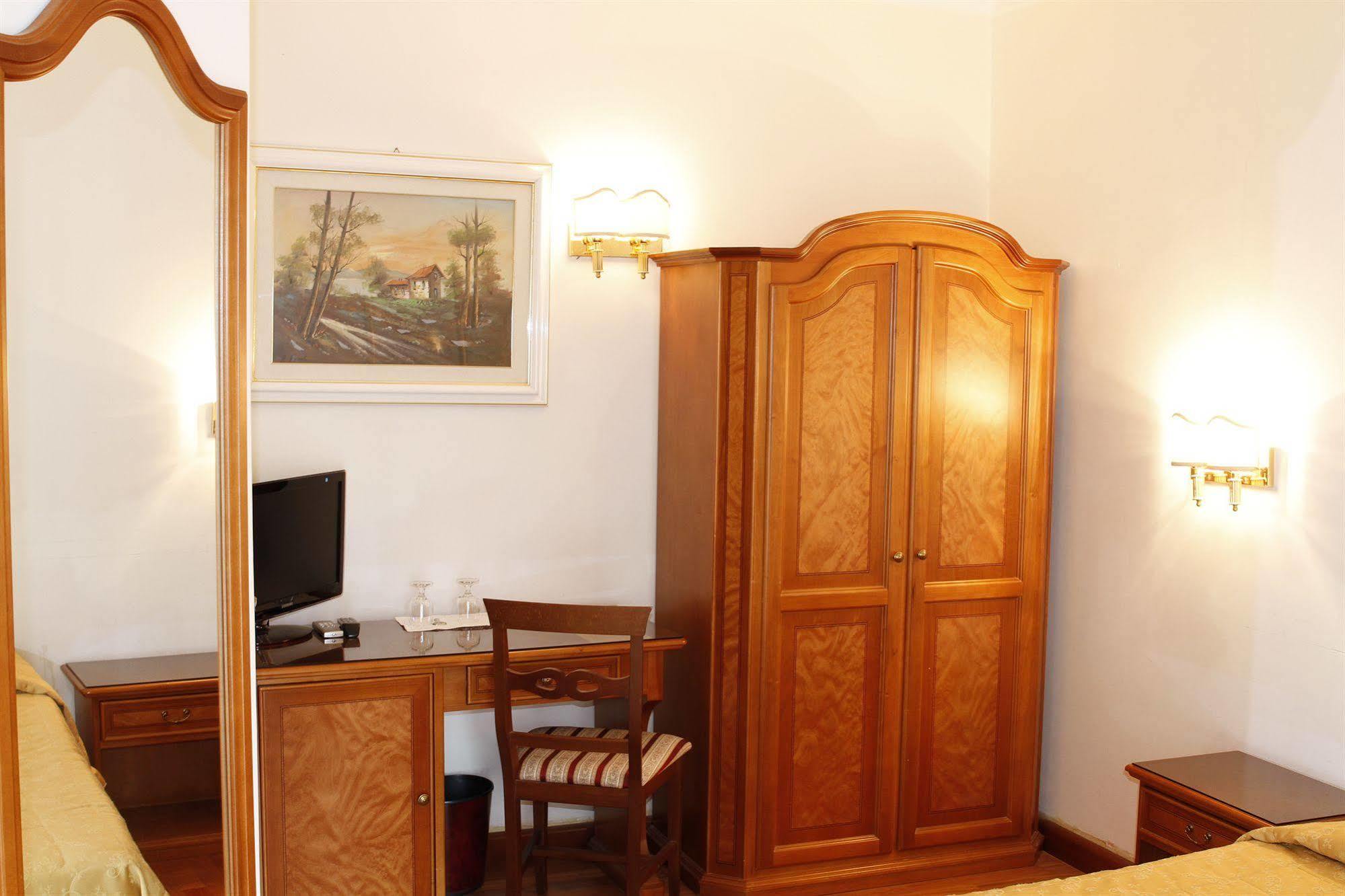 Gh Hotel San Giusto Rome Bagian luar foto