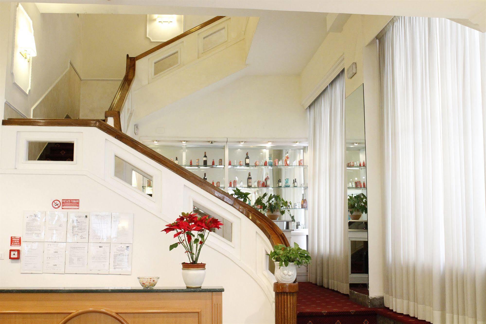 Gh Hotel San Giusto Rome Bagian luar foto