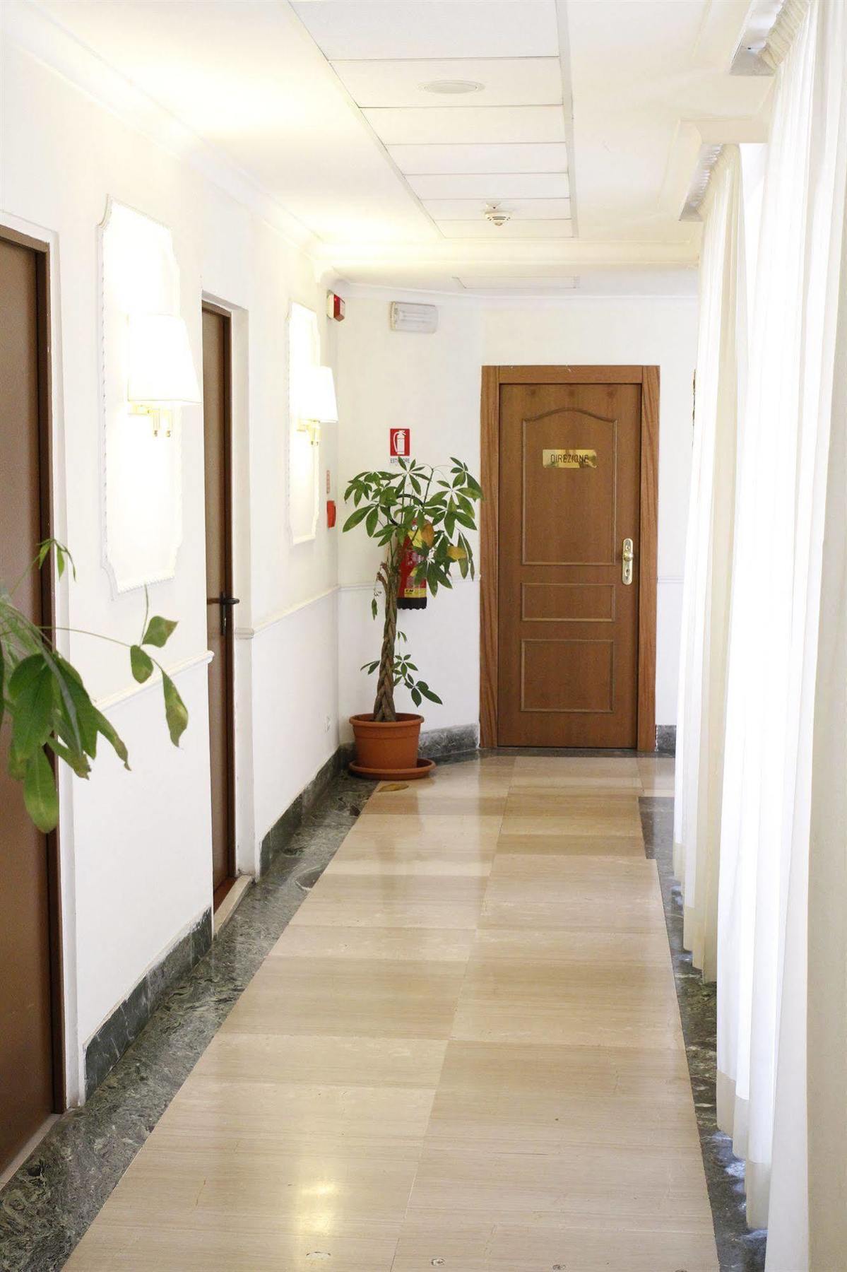Gh Hotel San Giusto Rome Bagian luar foto